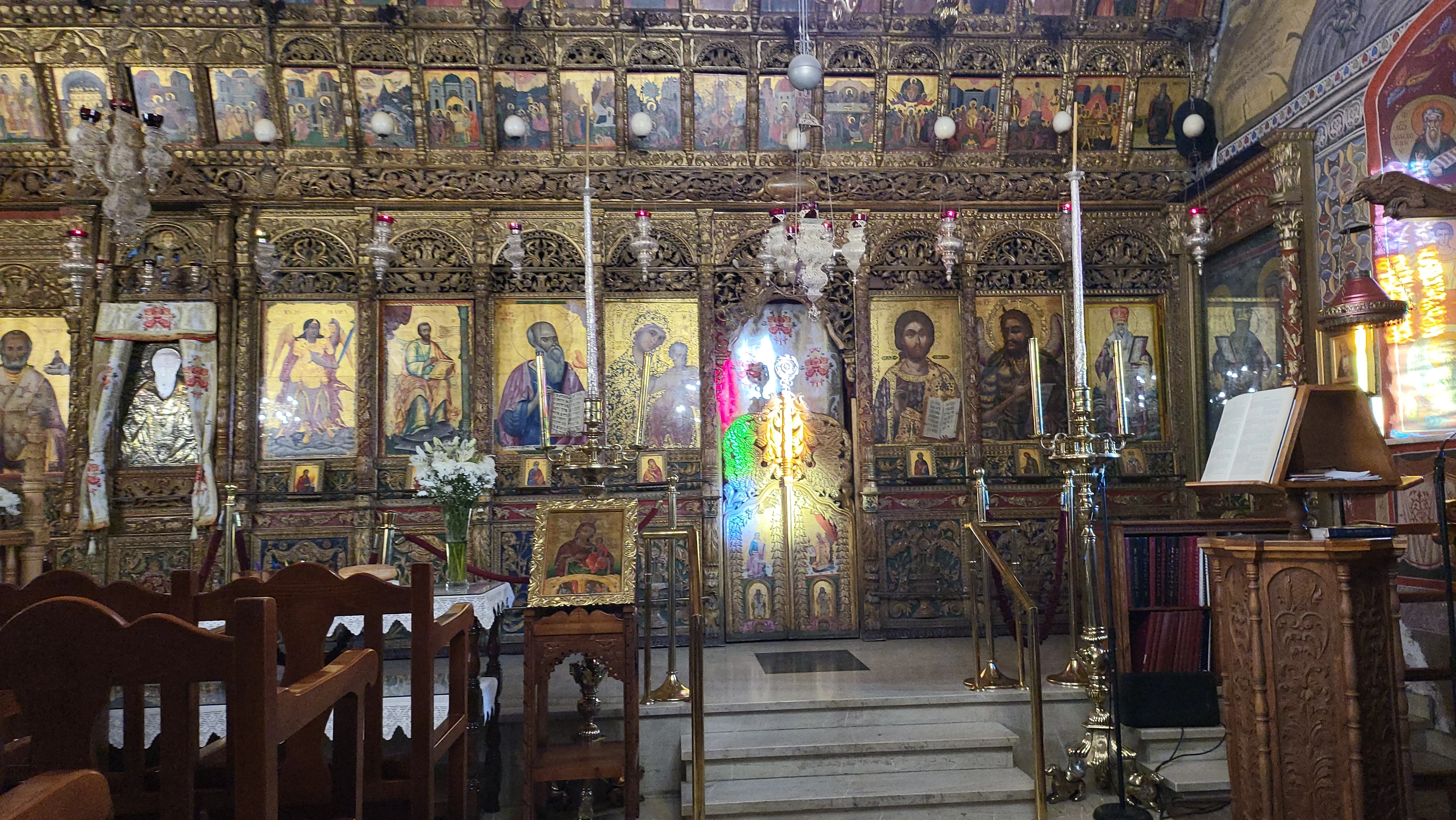 В храме святых Киприана и Иустины сейчас к празднику специально принесена Крестным ходом из церкви Мати детей, - изображение