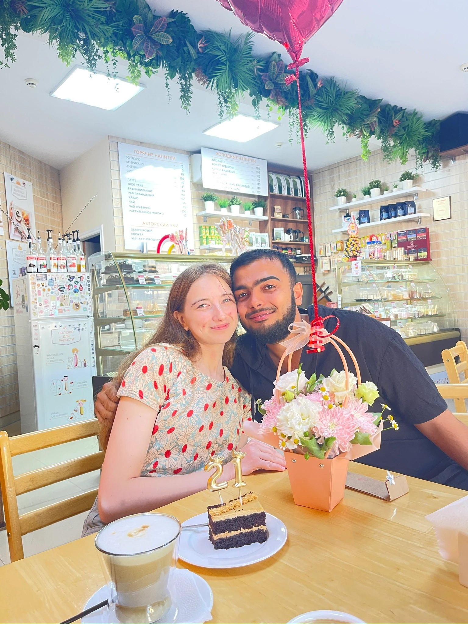 29.07 мне исполнилось 21🍷🥳🎂 И первое, что хочется сказать, — спасибо маме. За то, что всегда верила в меня, - изображение