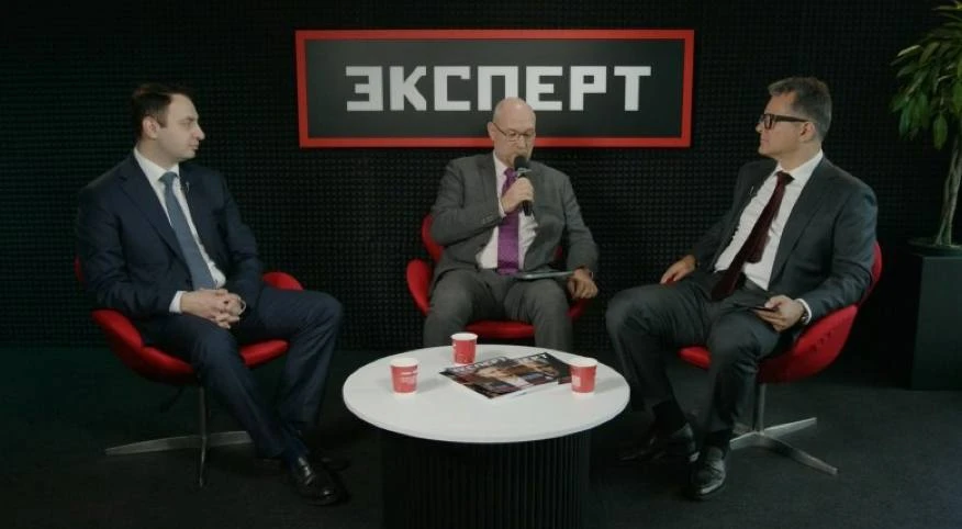 Давид Мартиросов, генеральный директор ГК «Базис», и Николай Цехомский, первый заместитель председателя ВЭБ РФ, - изображение