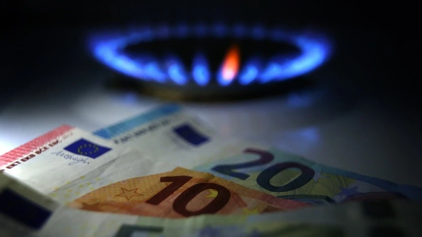 Что случилось Стоимость газа в Европе впервые с 23 марта превысила $700 за 1 тыс. куб. м. Утром 20 июля - изображение