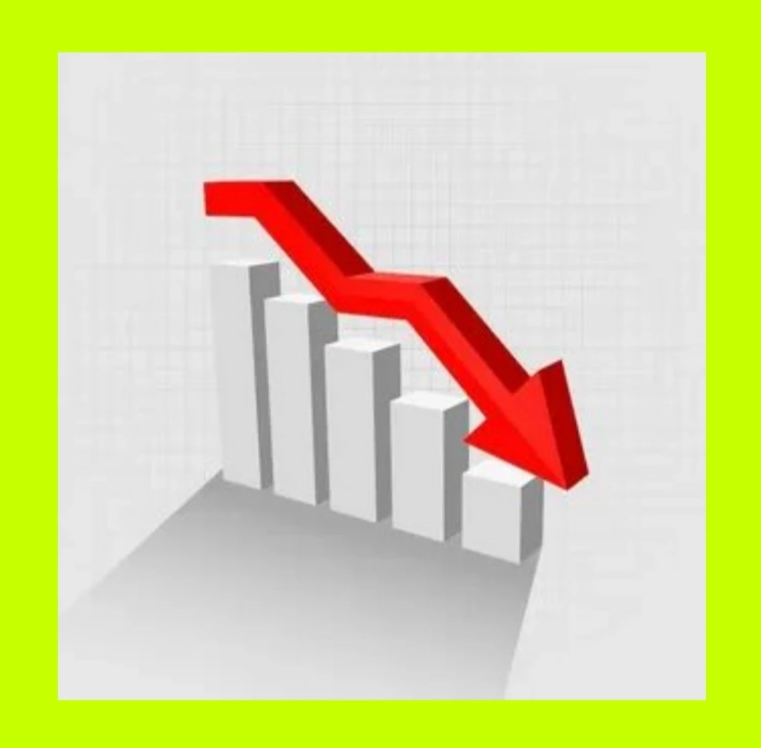 🧩 Что видно в цифрах? Индекс Мосбиржи к середине дня снизился примерно на 0,5% (около 12 пунктов) по сравнению - изображение
