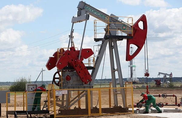 🏦 Индия потихоньку сворачивает закупки российской нефти, США параллельно гонят к своим берегам российский - изображение
