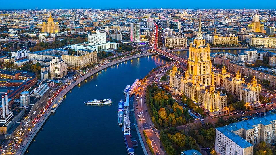 Что случилось В Москве набирает популярность стратегия «жилищного дауншифтинга»: жители продают квартиры в - изображение