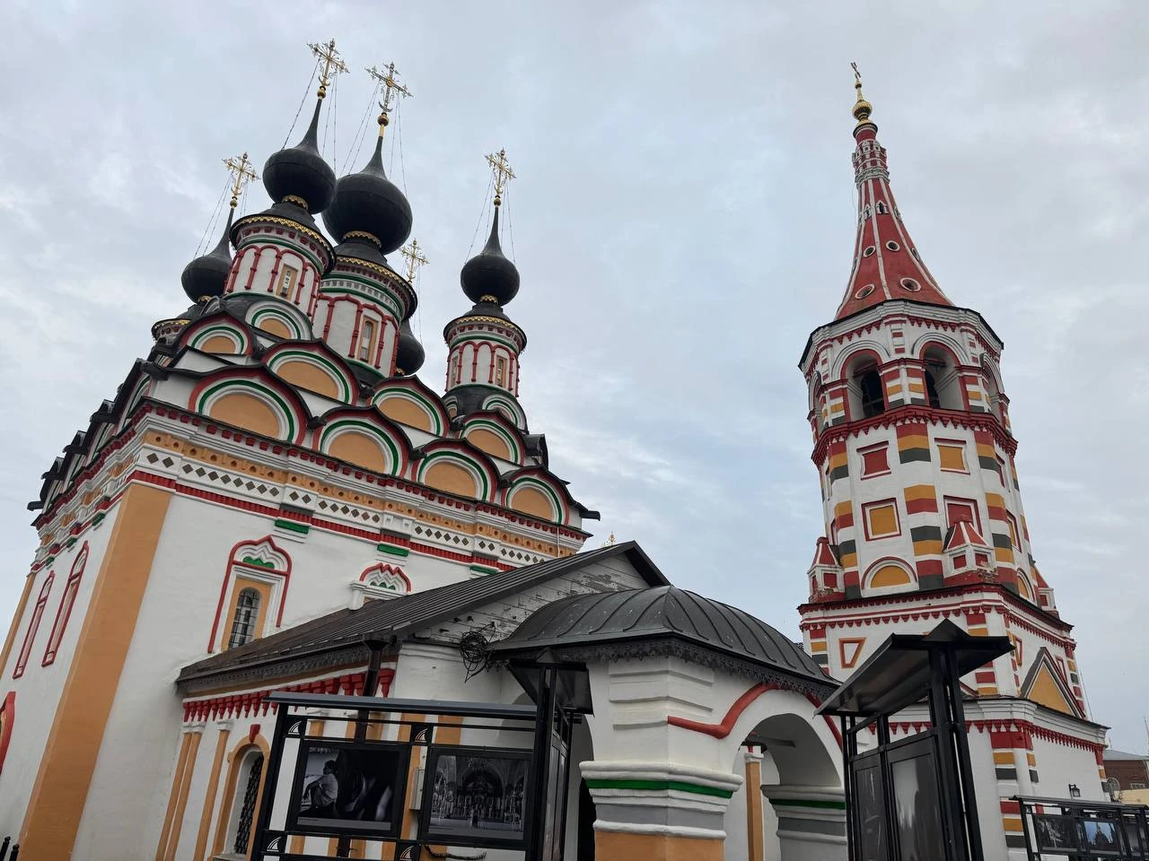 в Суздале дома у Вадима Дымова, Дмитрия Разумова (ген директор ОНЭКСИМ Прохорова, который как гражданин Израиля - изображение