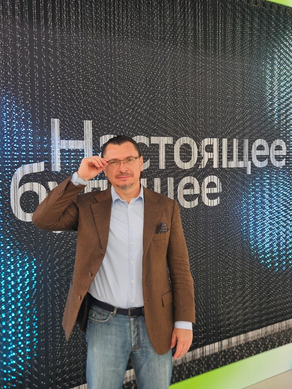 Помните времена, когда новый телевизор стоил дешевле предыдущего, китайцы могли произвести почти всё, а доставка - изображение
