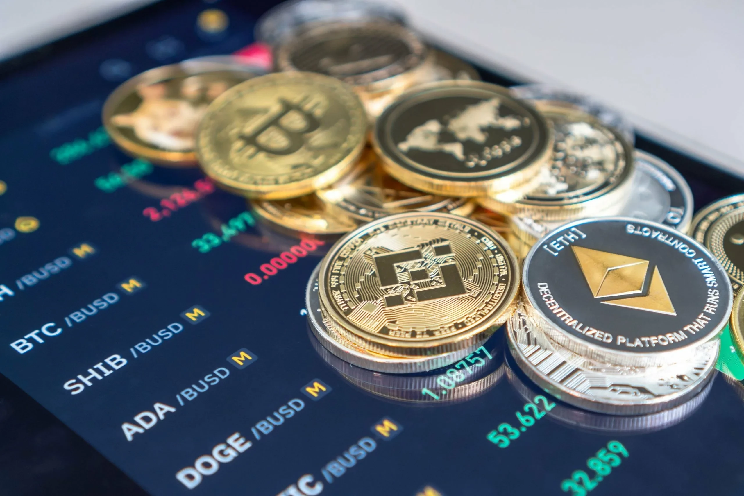 🐋 Обзор рынка: внимание на китов и топ-активы Биткоин демонстрирует уверенное восстановление. По данным на утро - изображение