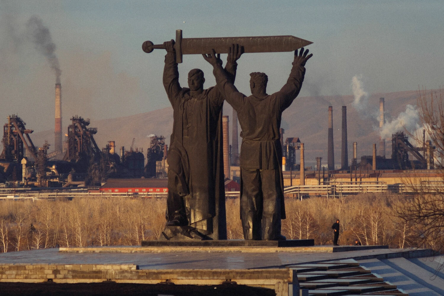 на чём основан Доранск в книге Безлюдный город, заброшенное злачное место где ходят лишь человекоподобные звери, - изображение