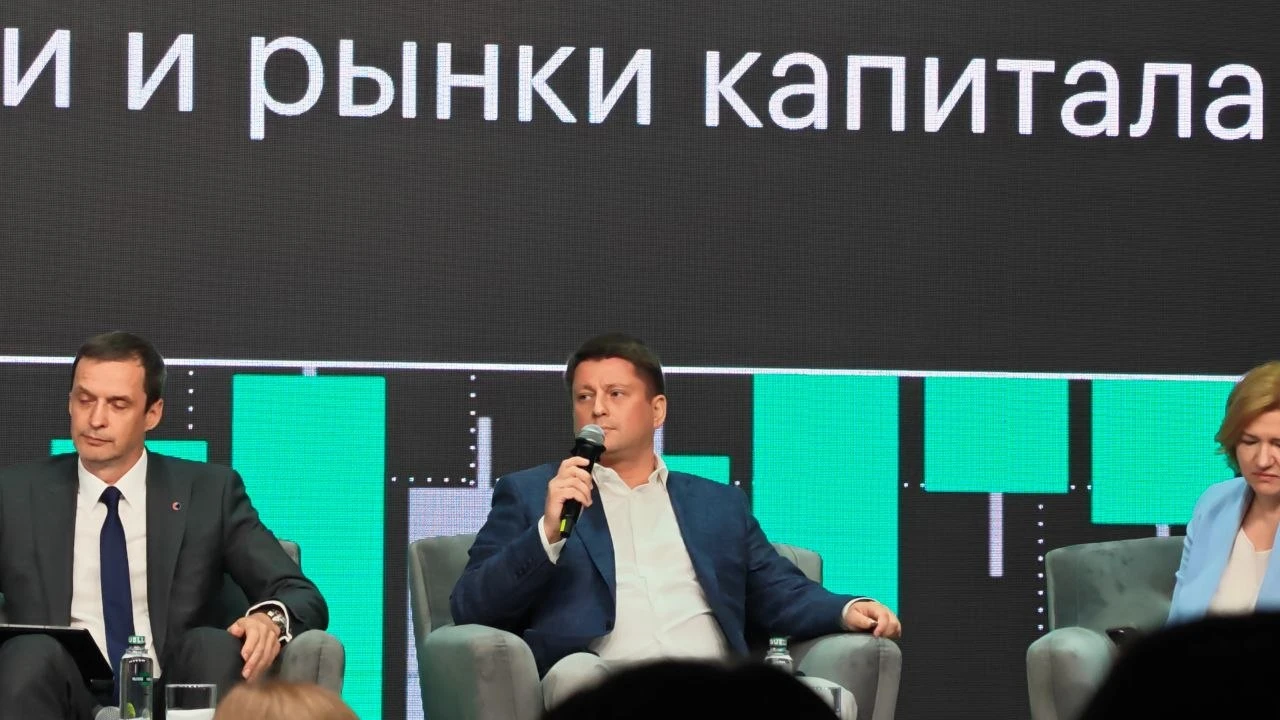 Наш директор по стратегическому развитию «Базиса» Константин Выскребенцев выступил на сессии «Какой курс: - изображение