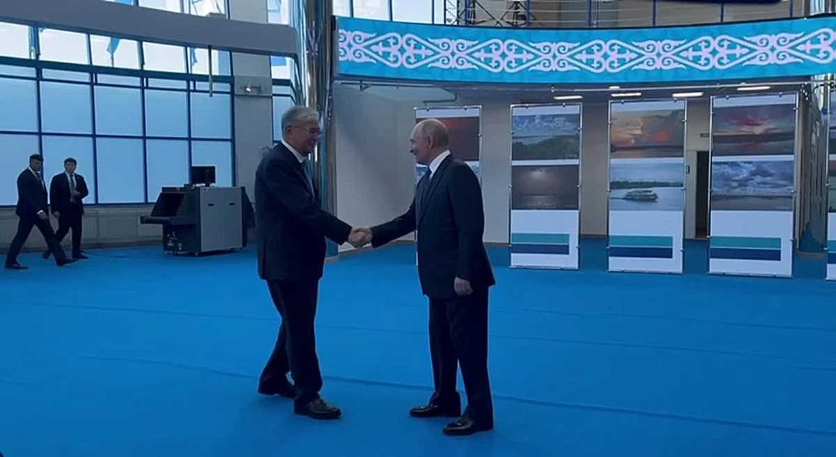 Президент Казахстана Касым-Жомарт Токаев на встрече с Владимиром Путиным в Омске выступил с ярким заявлением, - изображение