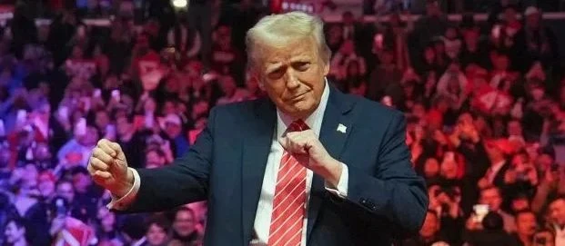 ❗️🇺🇸 #выборы #сша #трамп Трамп нашел лазейку для выдвижения на третий президентский срок. Он заявил, что может - изображение