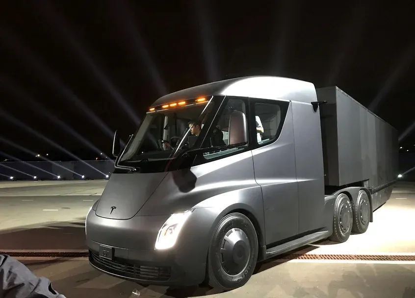 #Tesla #Semi #электрогрузовик #логистика #грузоперевозки #инвестиции #технологии #TeslaSemi #логистика2026 - изображение