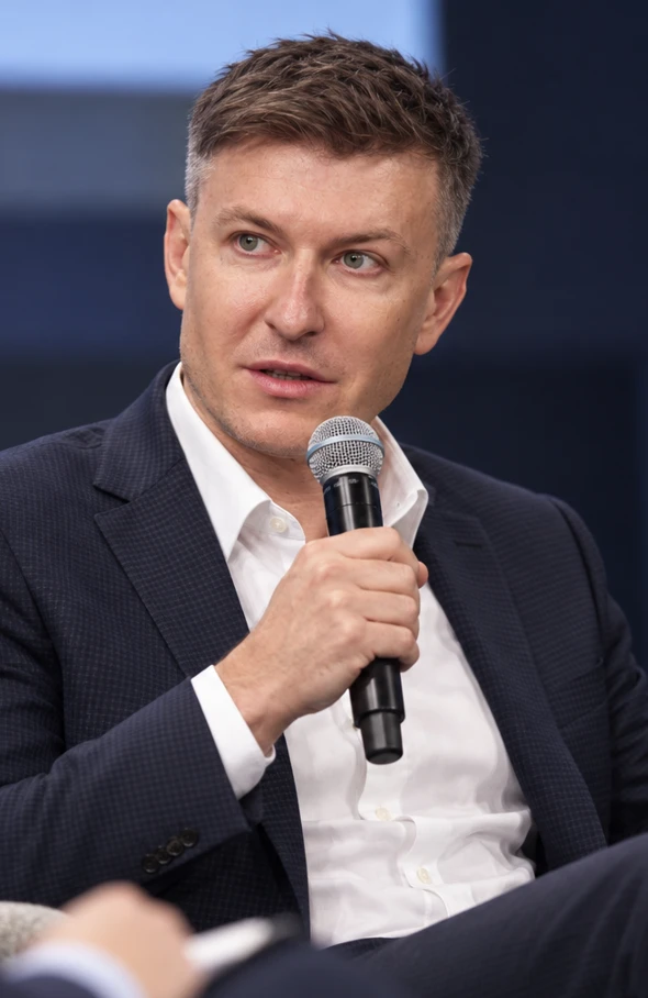 Илья Завьялов обращает внимание на проблему, которая появляется, когда ИИ-помощнику одновременно дают доступ к - изображение