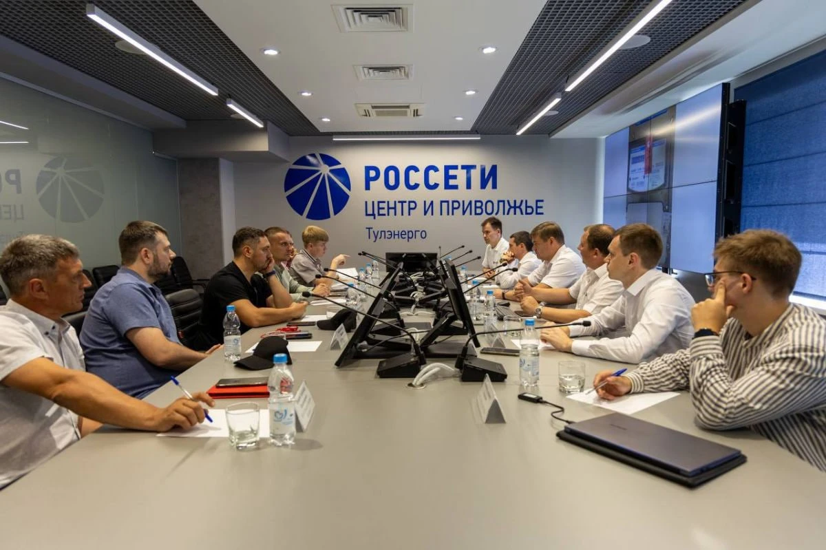 Тикер: $MRKP Текущая цена: 0.5814 Капитализация: 65.5 млрд Сектор: #электросети Сайт: - изображение