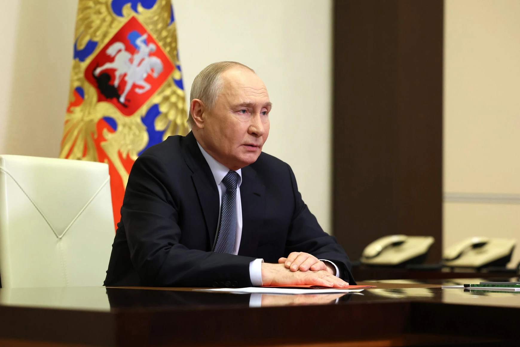 Что случилось Президент Владимир Путин на совещании с правительством попросил главу ЦБ Эльвиру Набиуллину и - изображение