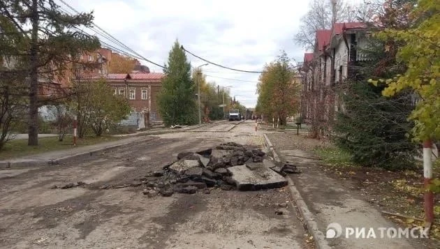 🚧 В Томске сорвали сроки благоустройства улицы Кузнецова С мая на улице Кузнецова ремонтировали теплосети на - изображение