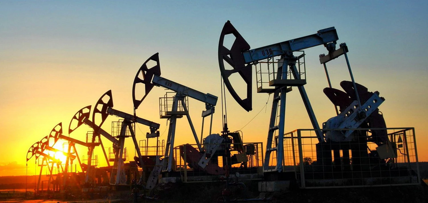 Пока рынок акций падал, нефть продолжала свой марафон. Brent сегодня торговалась в районе $105,62** (-1,9%), - изображение