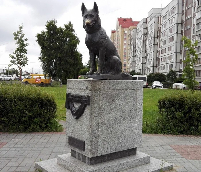 Боль которую, невозможно забыт! Я стала свидетелем - этой истории! На постаменте с надписью "Памятник - изображение