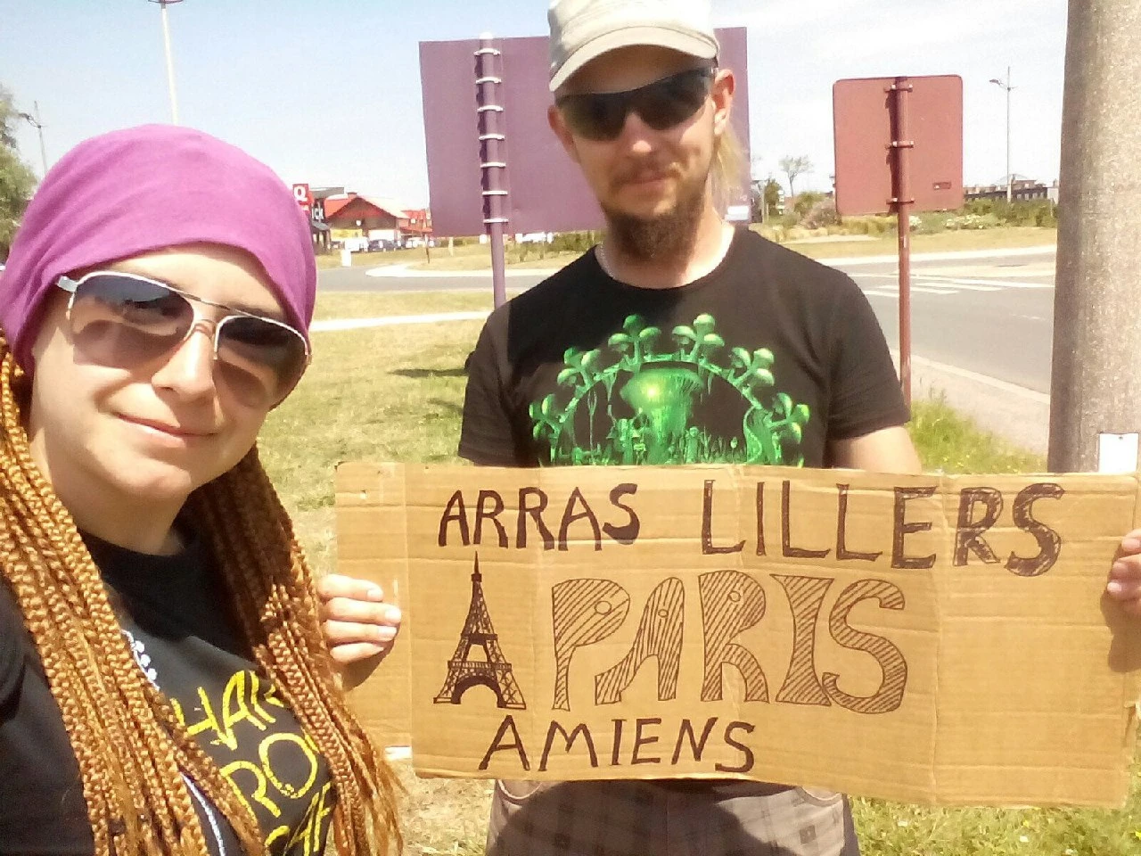 2015. Женя и 9 стра Во второй части я полтора года готовился к открытию чайной, причём половина этой подготовки - изображение