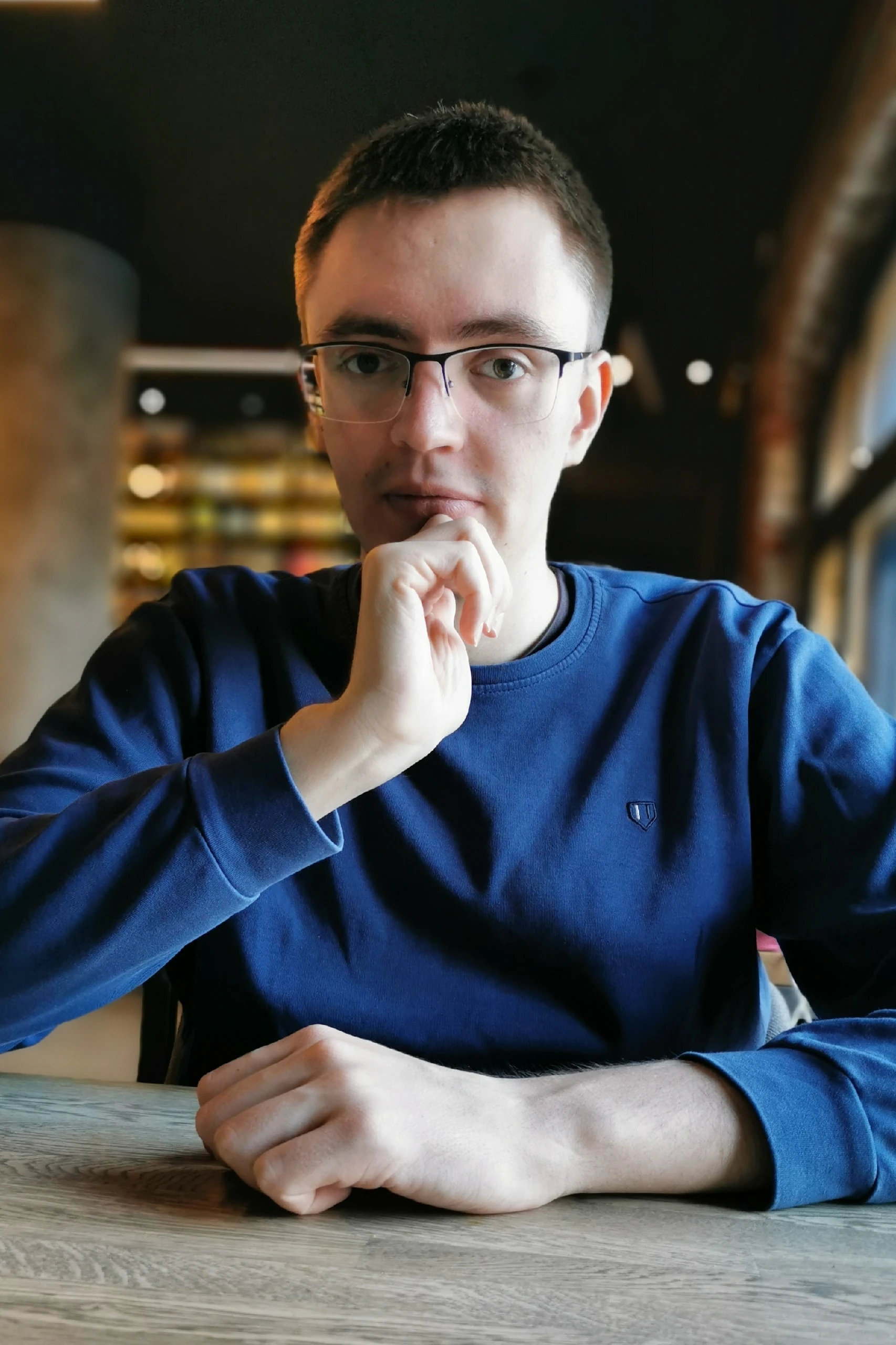 Последнее время маловато пишу о себе, все о стратегии да о стратегии. Поэтому предлагаю интерактив: ниже 3 - изображение